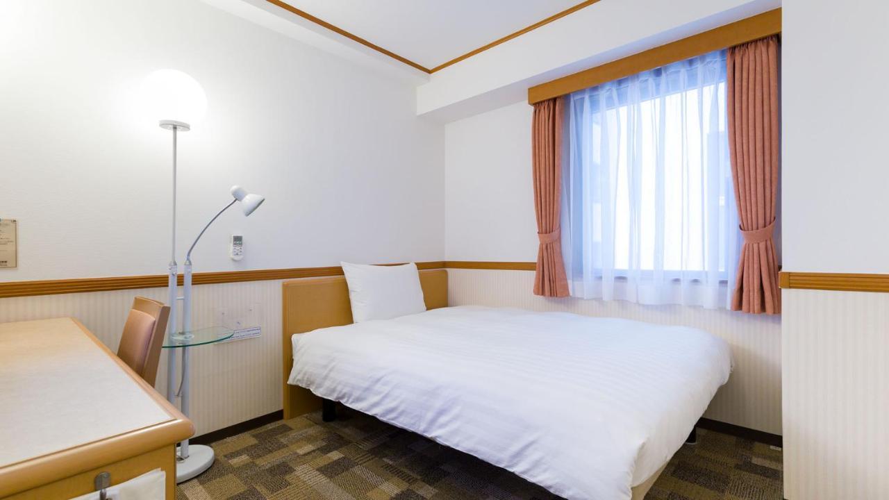 Toyoko Inn Kobe Sannomiya-Eki Higashi Buitenkant foto