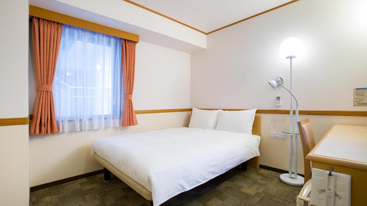 Toyoko Inn Kobe Sannomiya-Eki Higashi Buitenkant foto