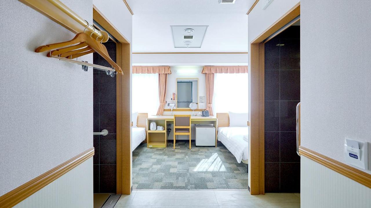 Toyoko Inn Kobe Sannomiya-Eki Higashi Buitenkant foto