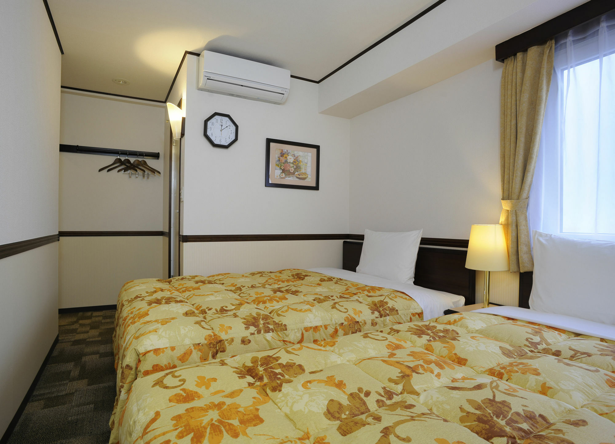 Toyoko Inn Kobe Sannomiya-Eki Higashi Buitenkant foto